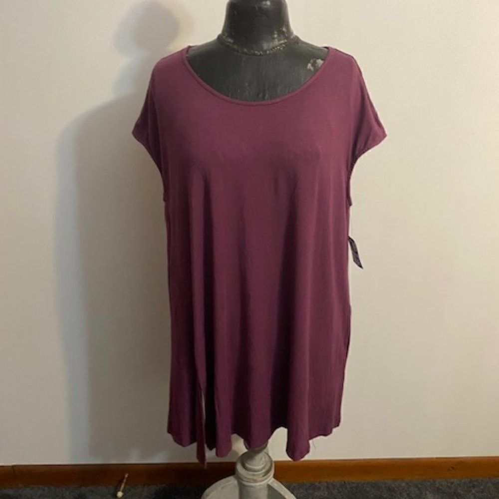 Avenue Plum Cap sleeves top, size 20